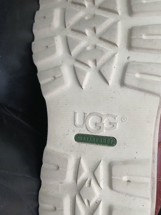 UGG Men's Cason Waterproof Casual Boot - Picture 4 of 9